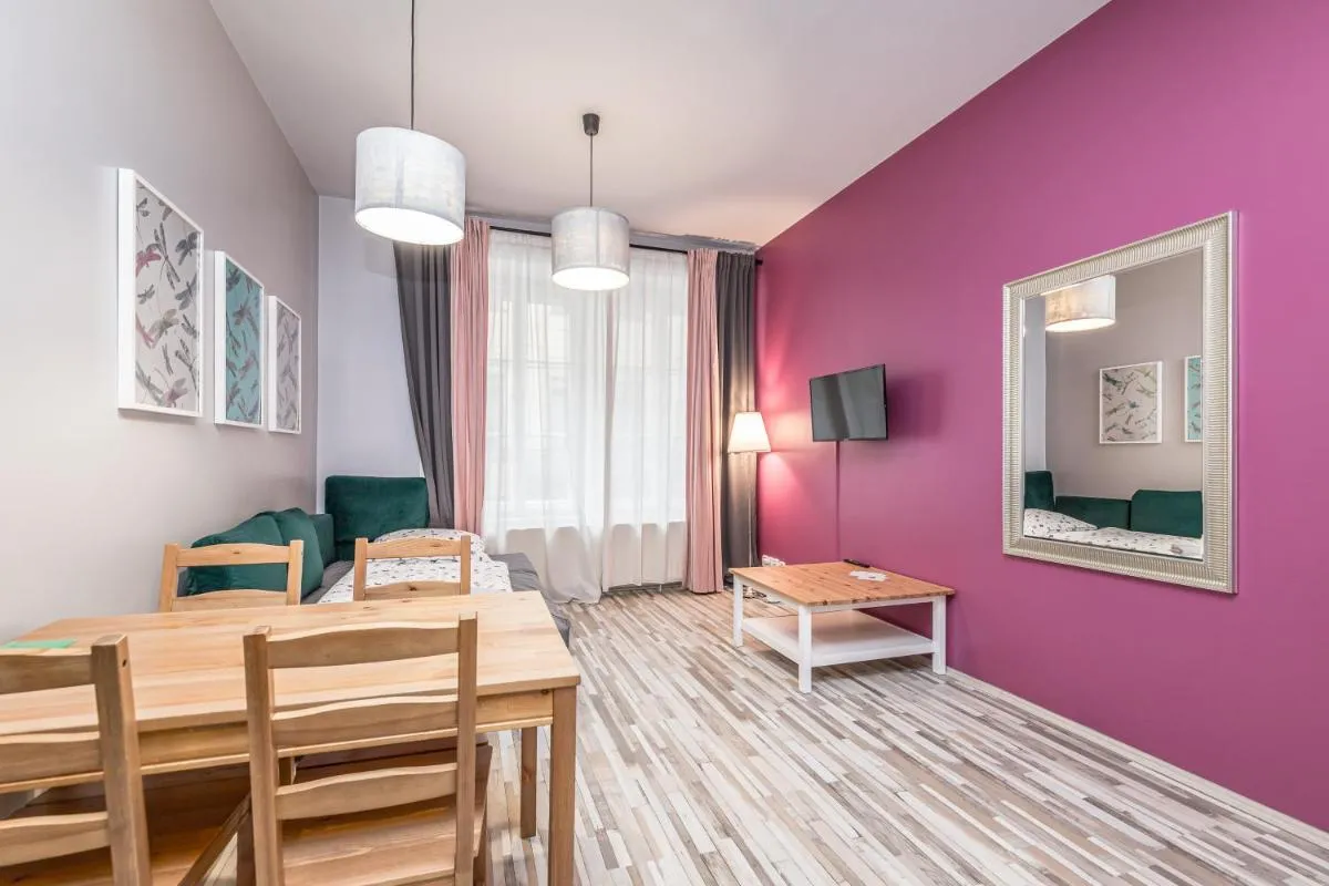Image 4 of Veliant Apartments