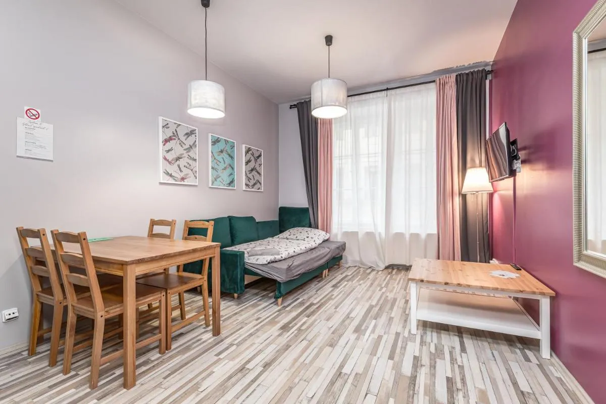 Image 3 of Veliant Apartments