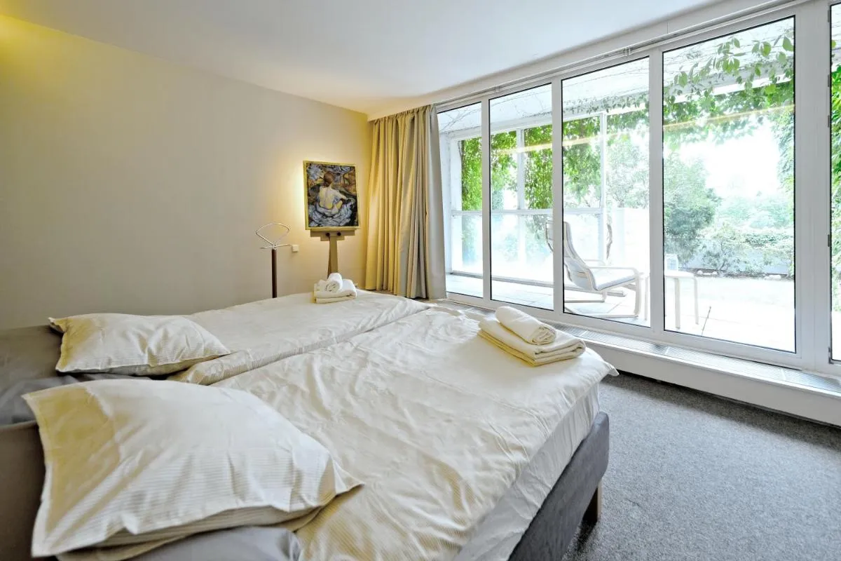 Image 4 of ViDa Prostorný 220 m2 3BR Apartmán s Krbem a Zahradou, Ideální pro Rodiny