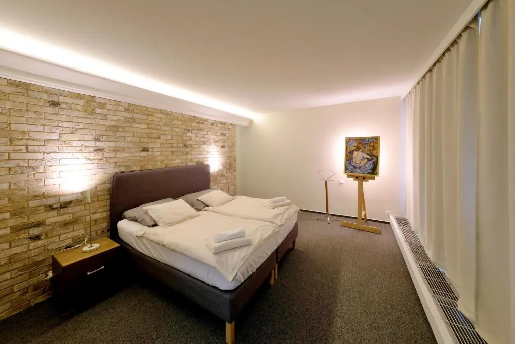 Image of ViDa Prostorný 220 m2 3BR Apartmán s Krbem a Zahradou, Ideální pro Rodiny