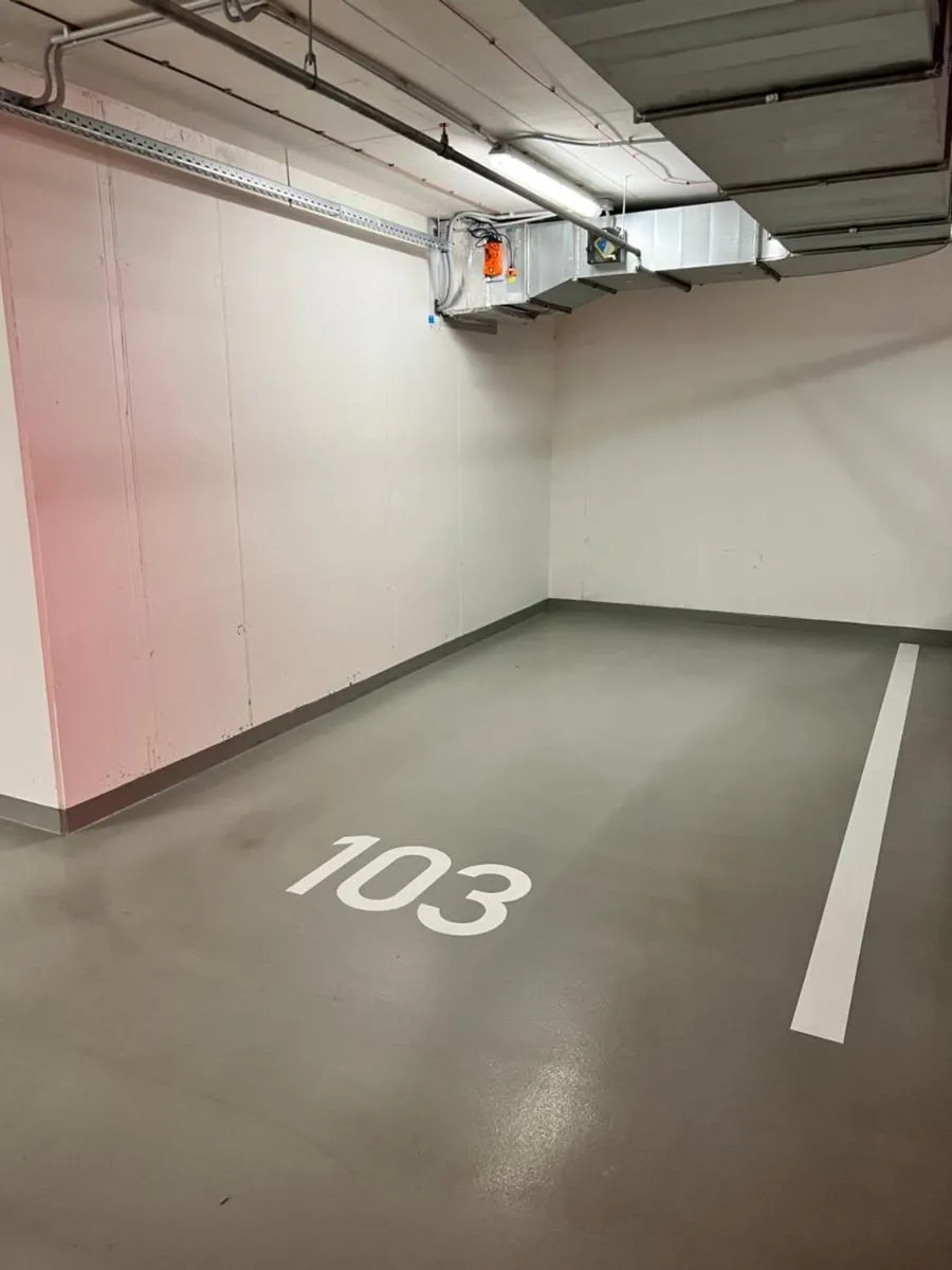Image 1 of White Pearl Studio with parking in Holešovice