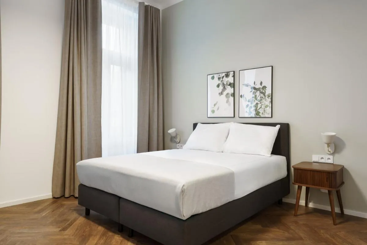 Image 4 of limehome Prague Halkova