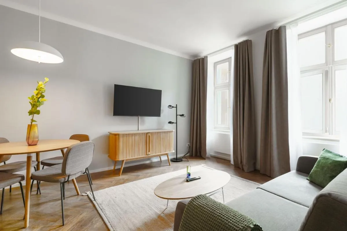 Image 5 of limehome Prague Halkova