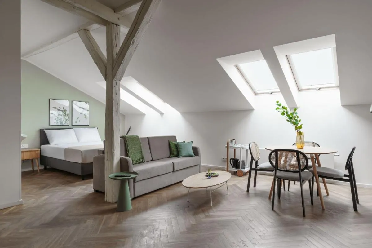 Image 3 of limehome Prague Halkova