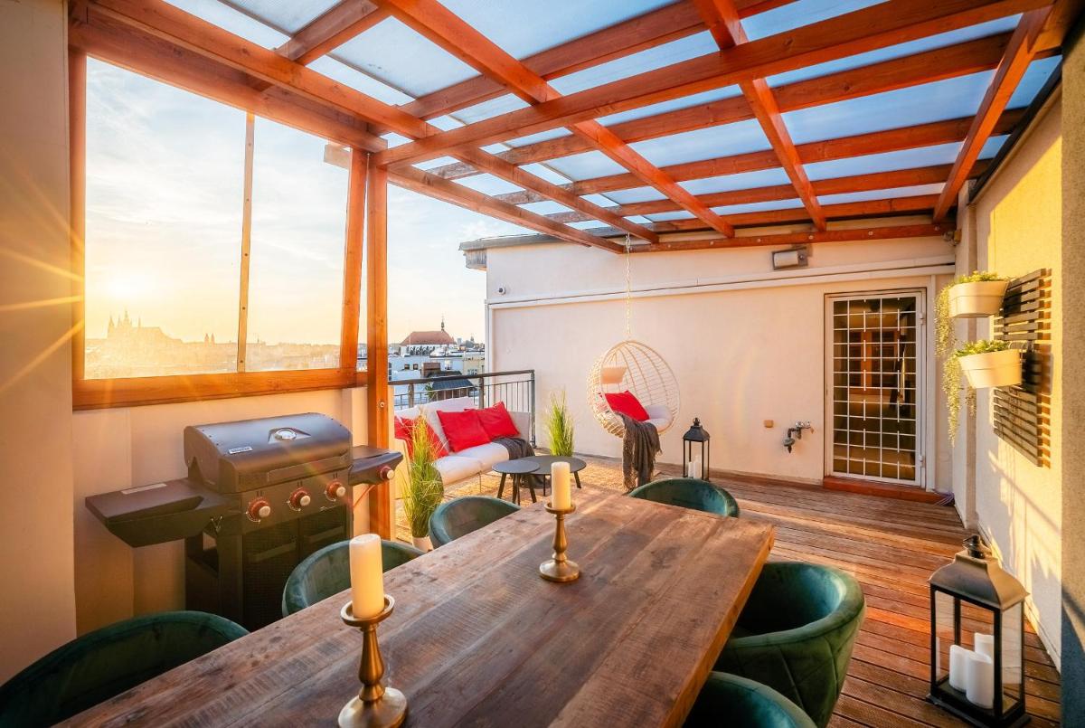 Image 3 of A/C LUX Rooftop APT 6BR+3.5Bath Wenceslas square