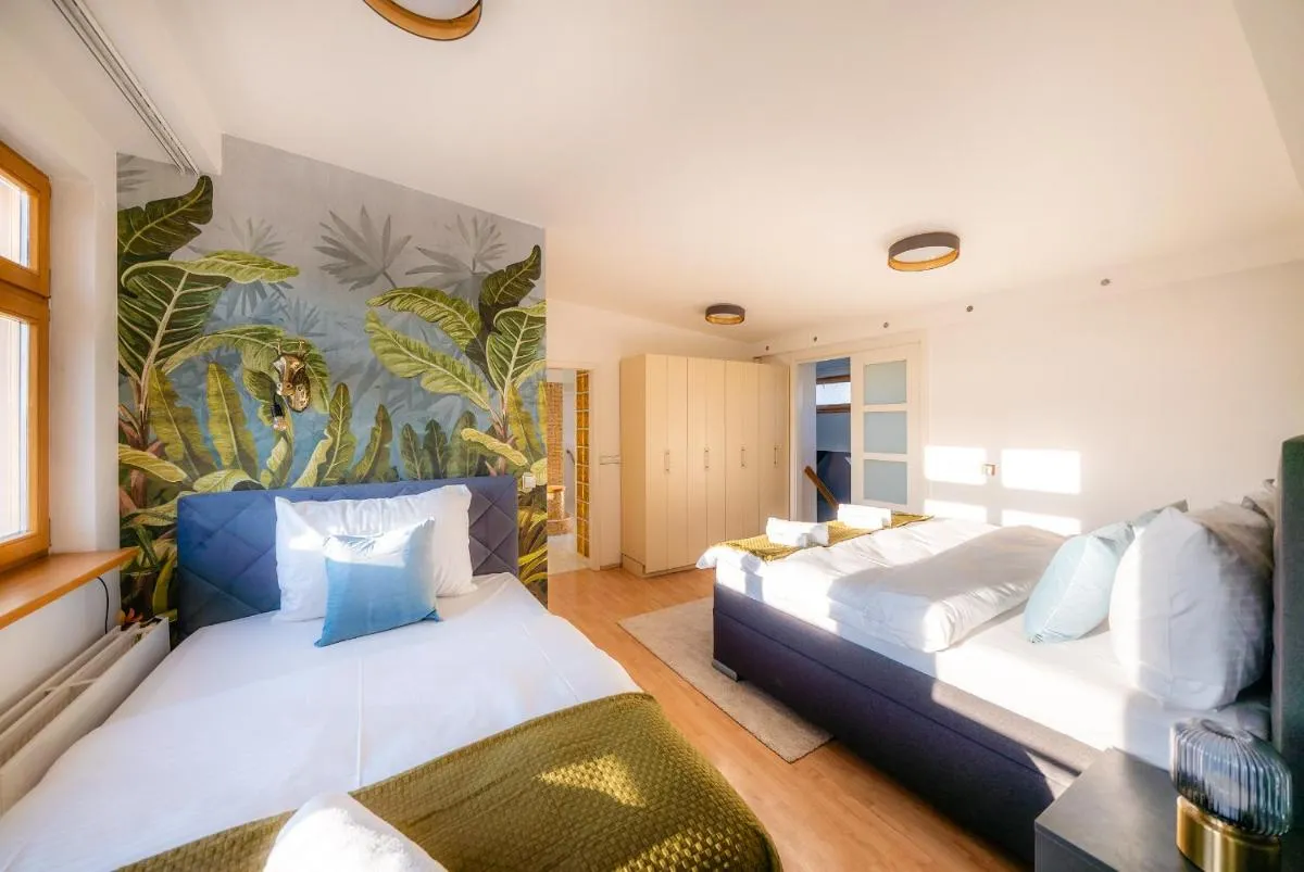 A/C LUX Rooftop APT 6BR+3.5Bath Wenceslas square - 2