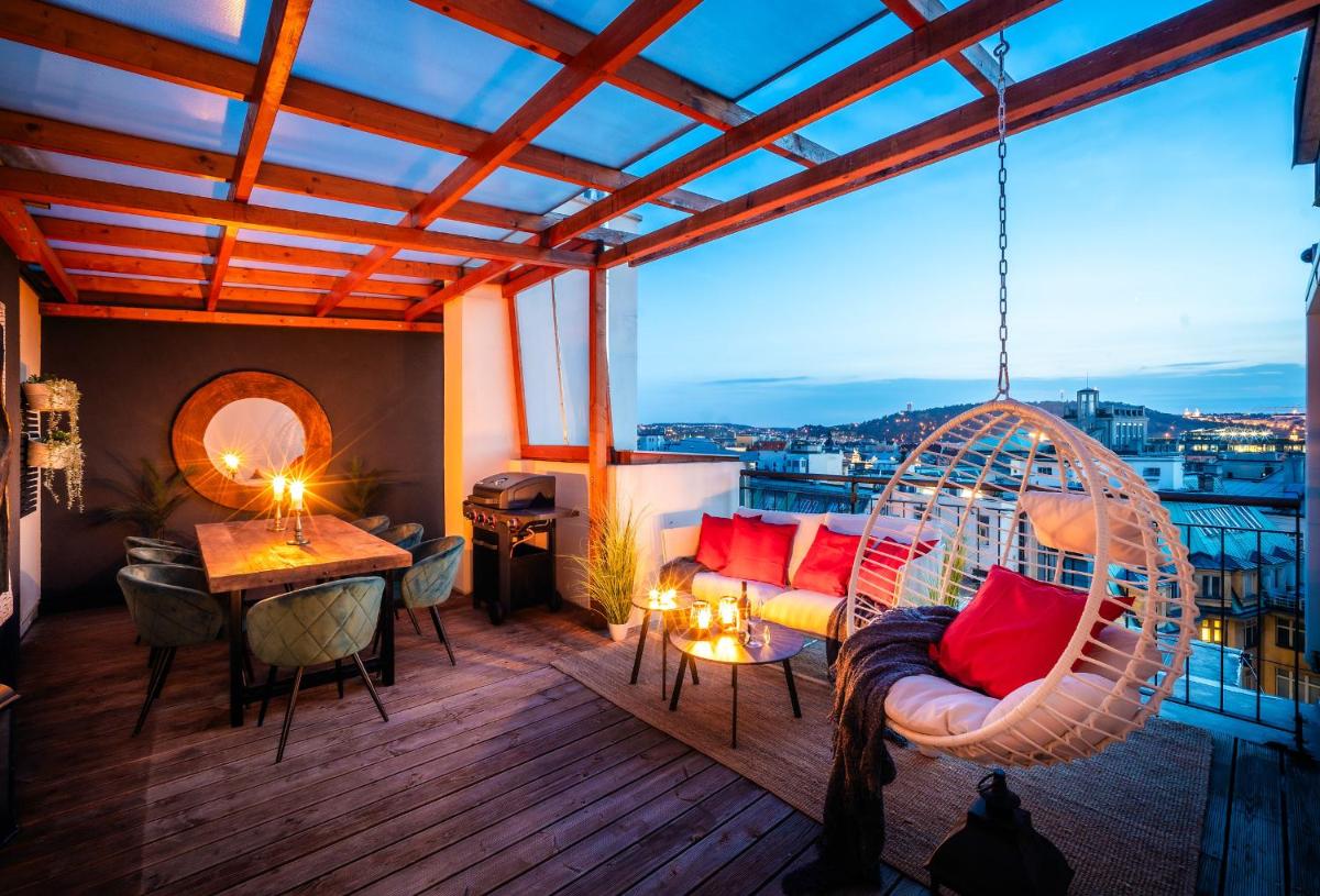 Image 5 of A/C LUX Rooftop APT 6BR+3.5Bath Wenceslas square