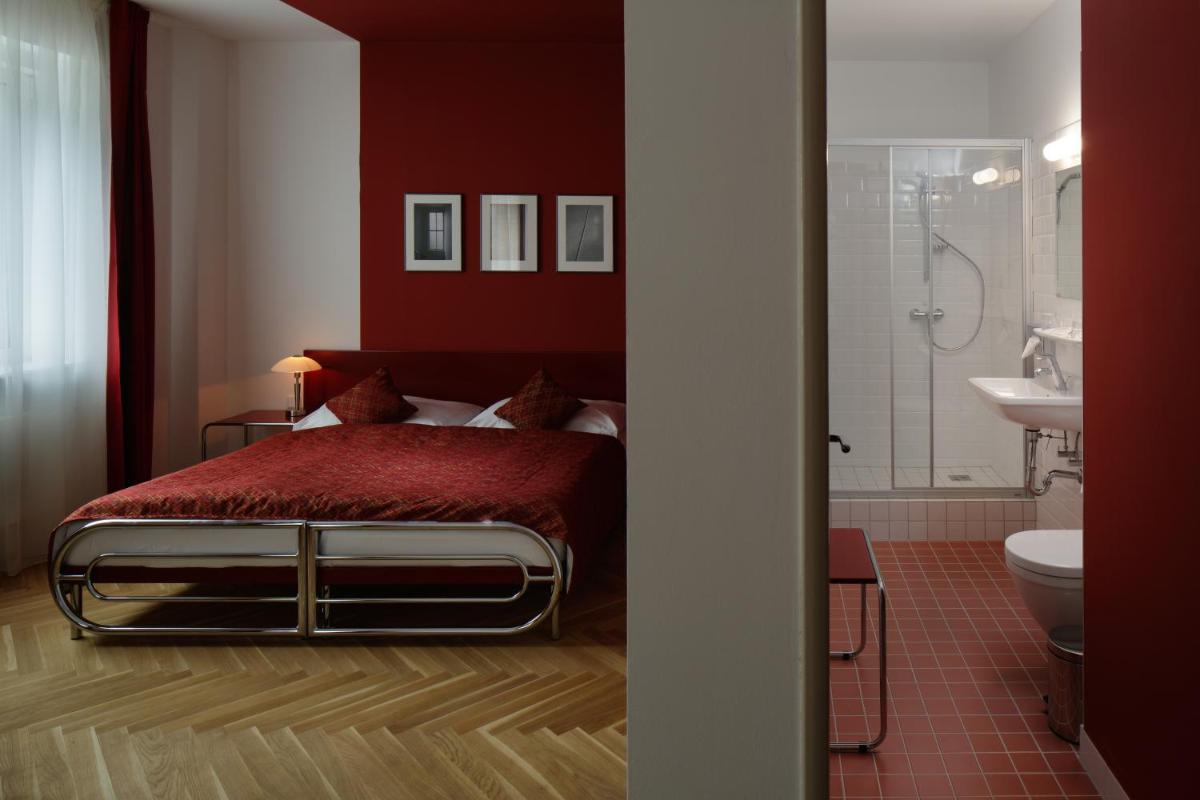 Image 2 of AXA Hotel