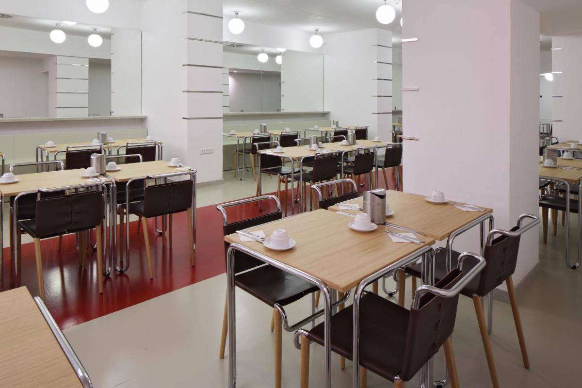 Image 4 of AXA Hotel