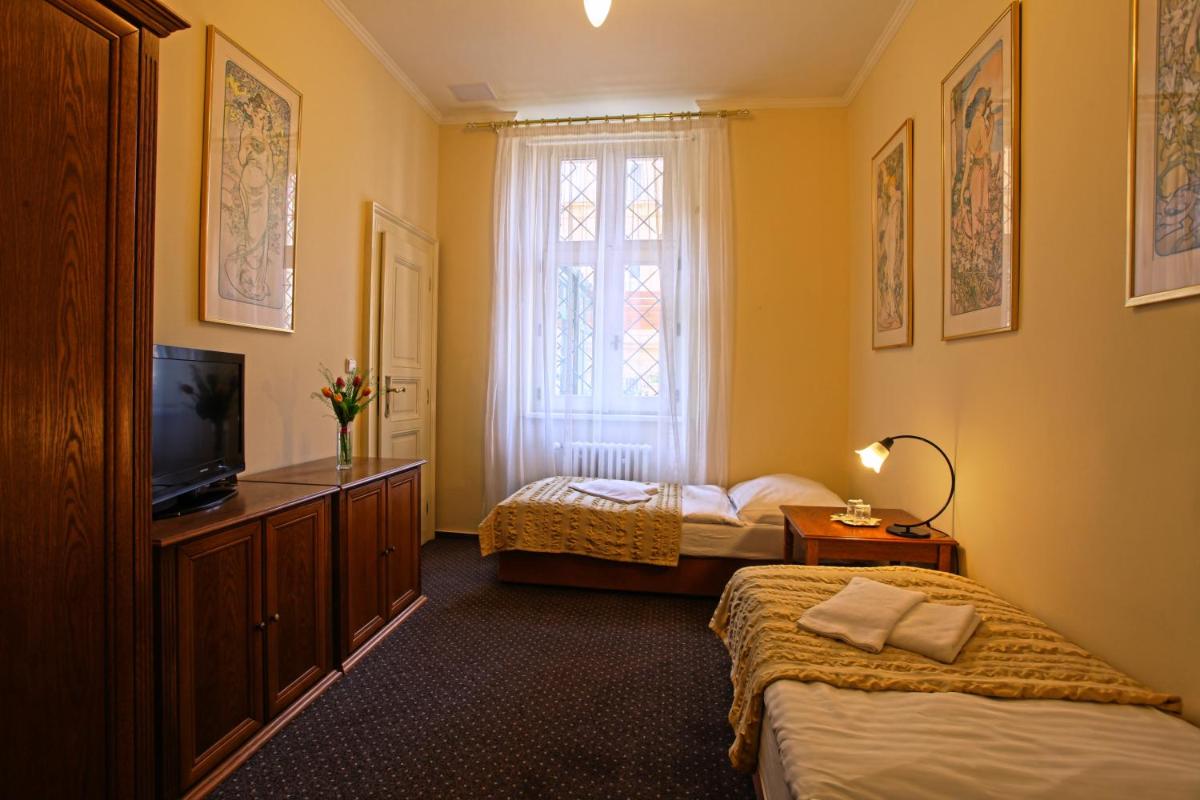 Image 1 of Anna Hotel