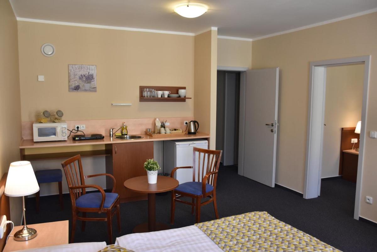 Image 2 of Aparthotel Austria Suites