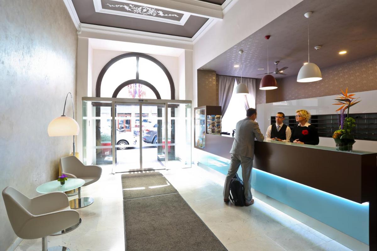 Image 5 of Atlantic Hotel