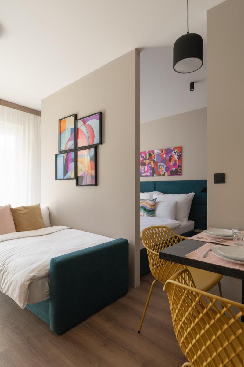 Image 3 of Avenue Apartments