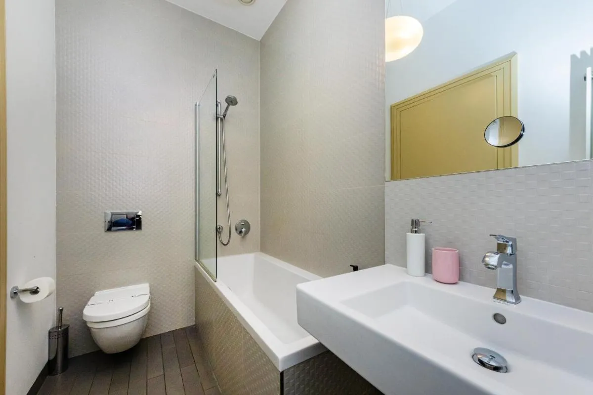 Bellevue Apartment - 3