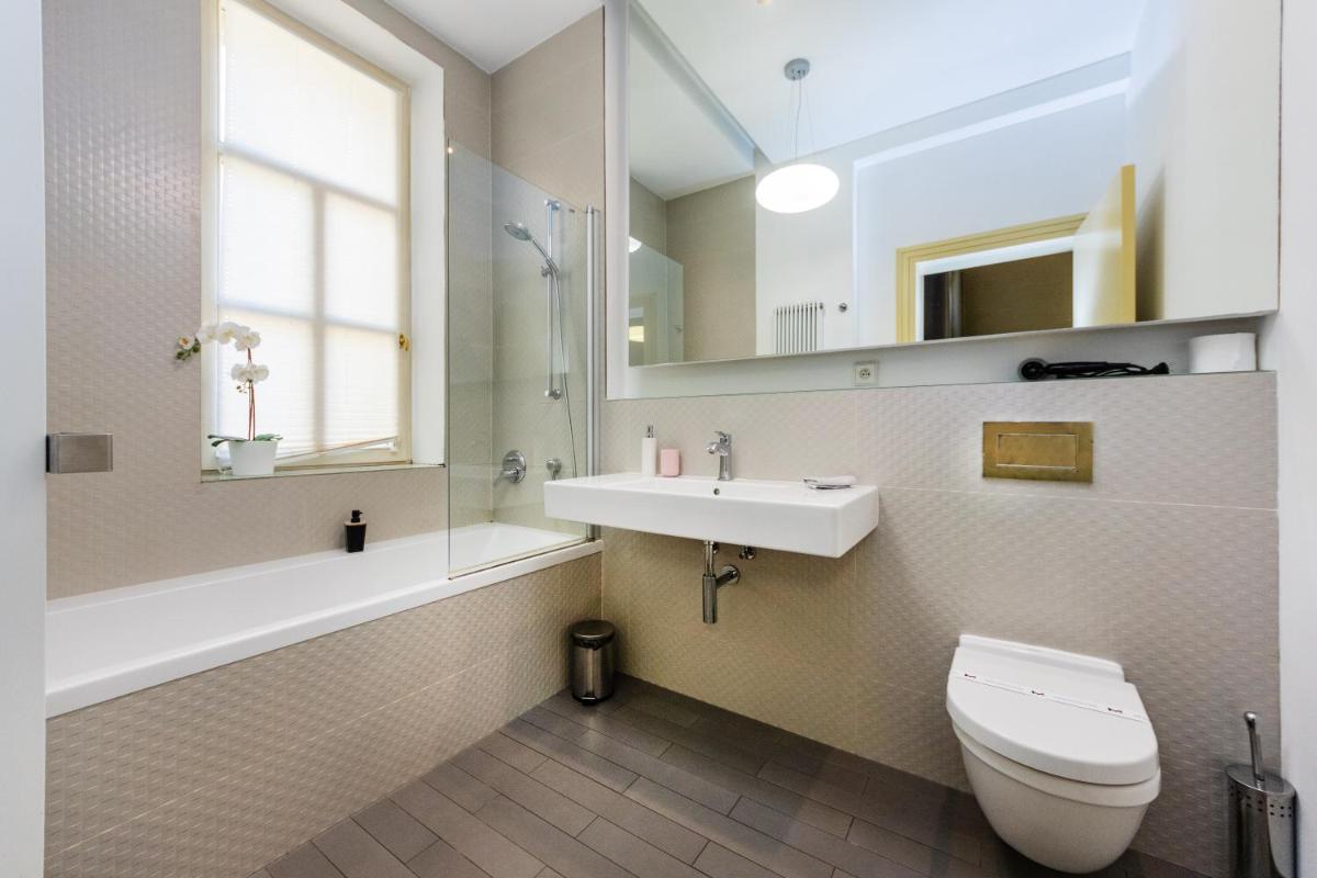 Image 5 of Bellevue Apartment