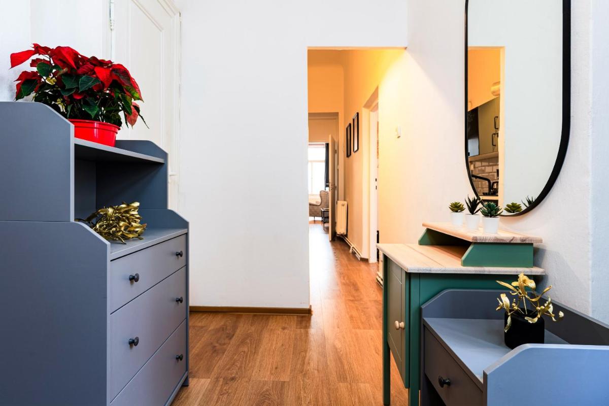 Image 1 of Black Diamond Suite