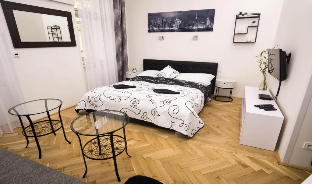 Black & White Apartment Prague by Wenceslas Square and Muzeum