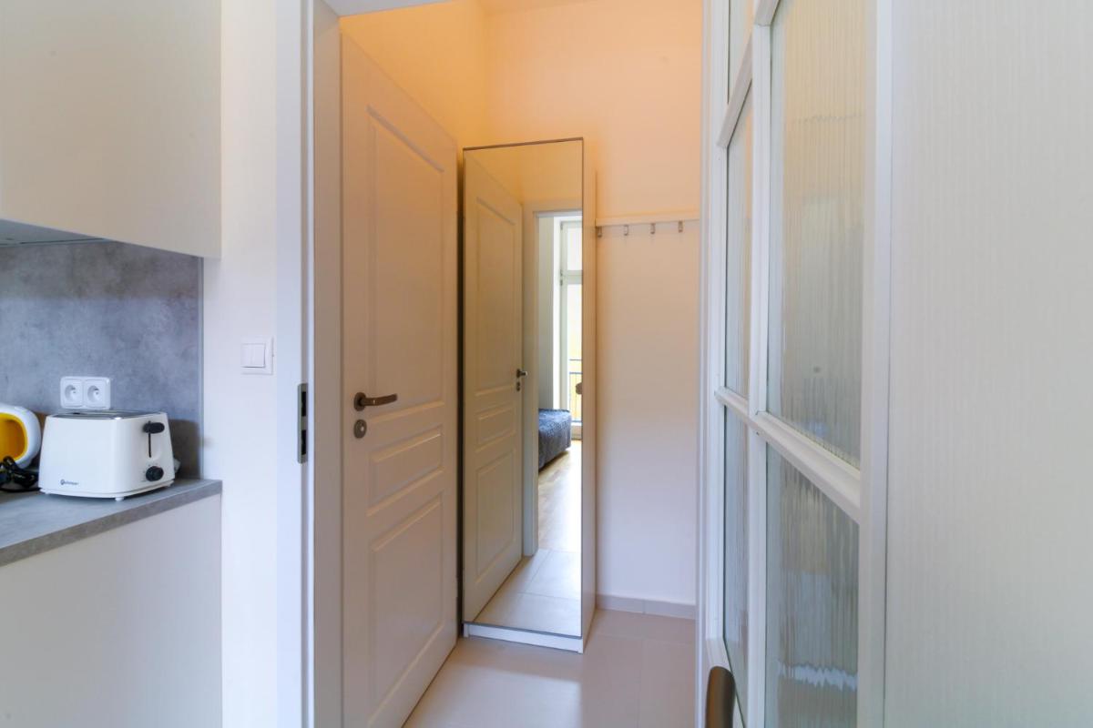 Image 2 of Bouquet Apartments