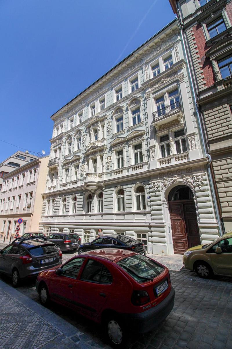 Image 5 of Bouquet Apartments