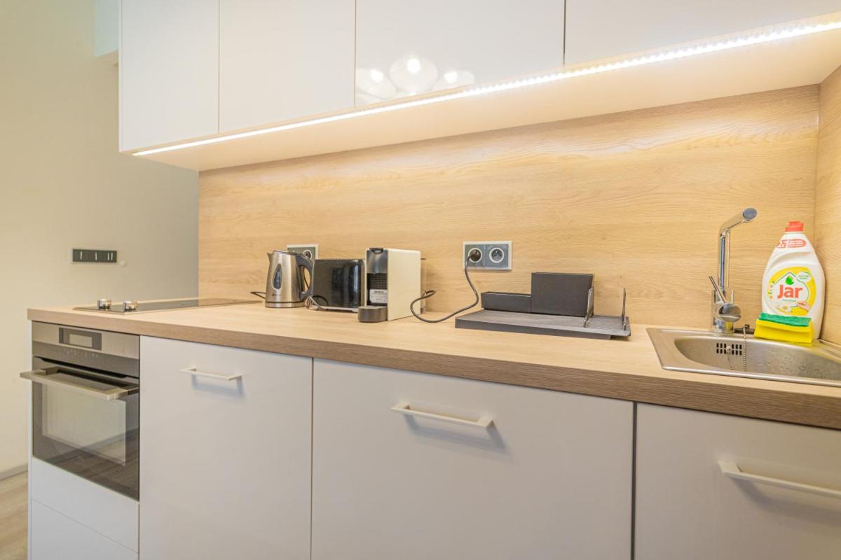 Image 3 of Business Studio Andel, 10 min to Centre, NETFLIX, Paid Parking
