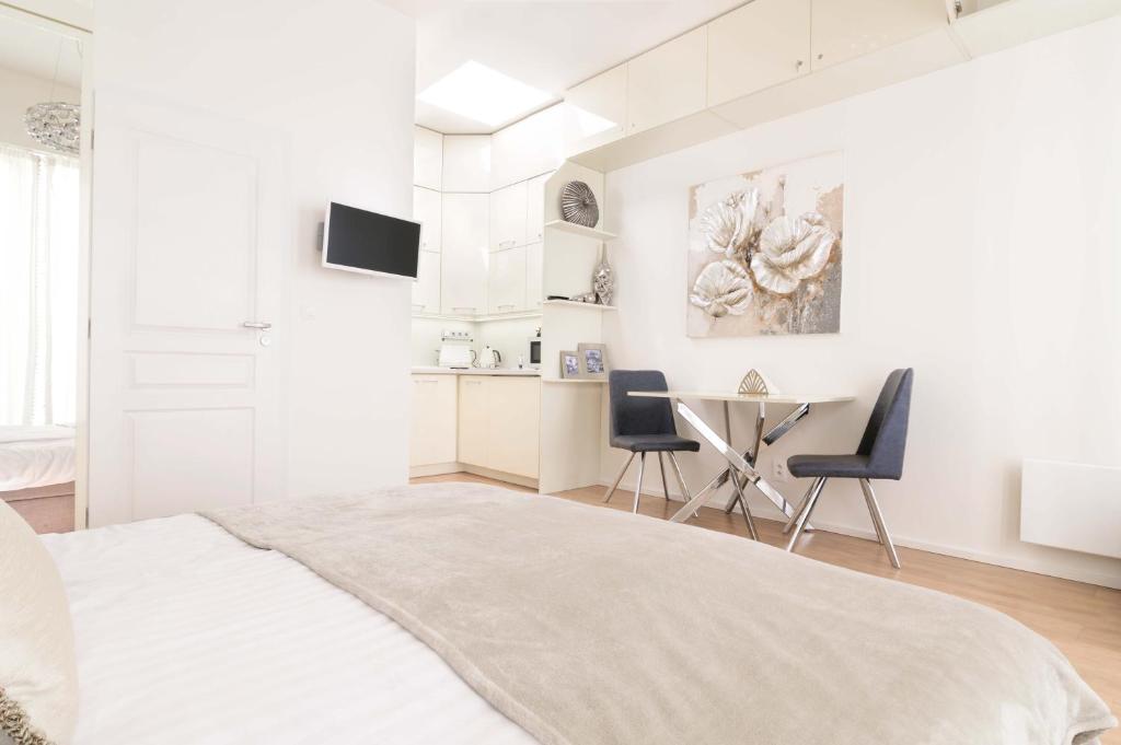 Image of COZY&QUIET apartment with A/C in city centre