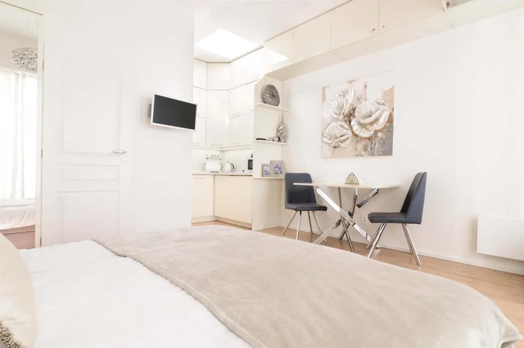 COZY&QUIET apartment with A/C in city centre