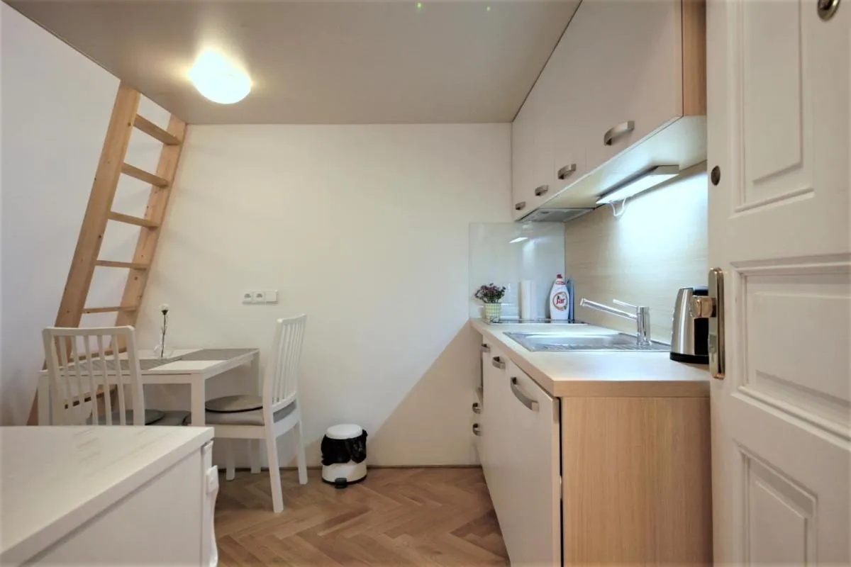 City Castle Aparthotel - 3