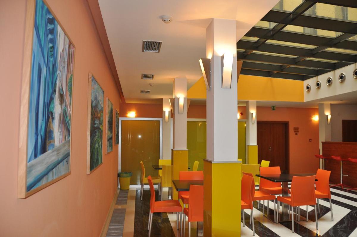 Image 3 of City Central De Luxe
