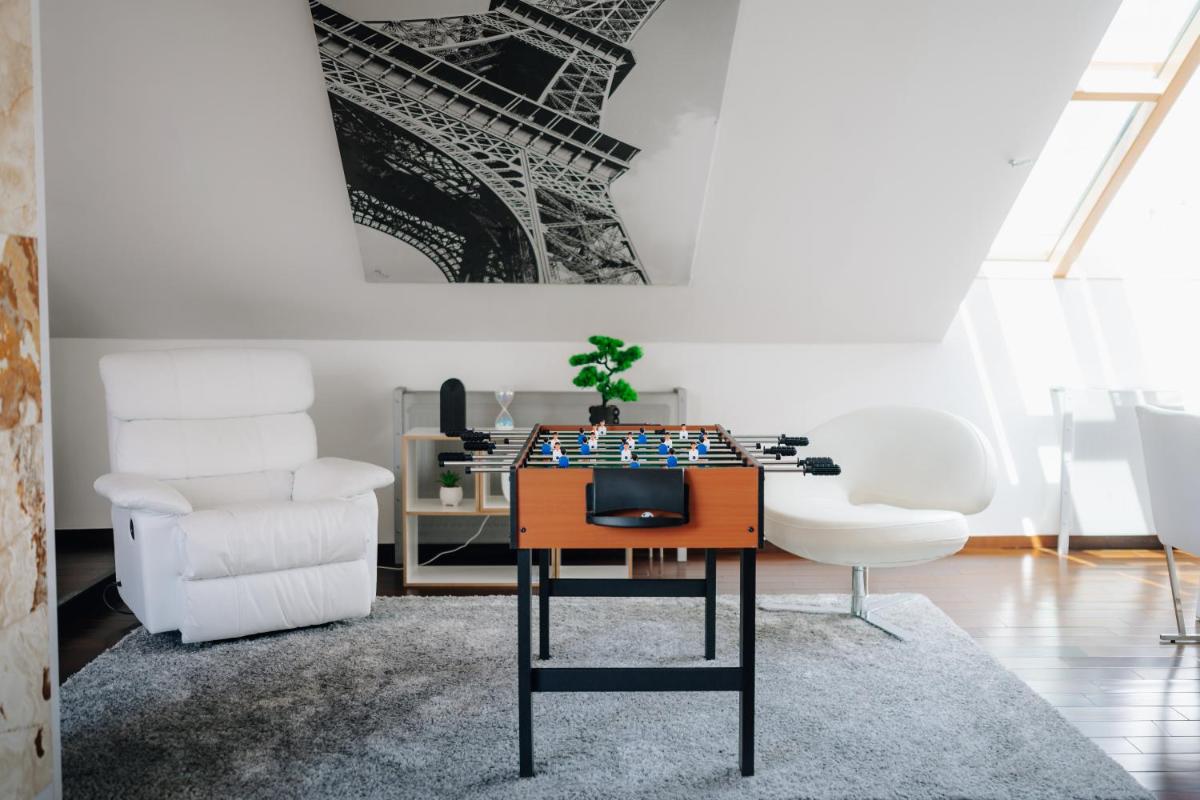 Image 4 of City View Luxury Apartments with Foosball & Xbox – In City Centre