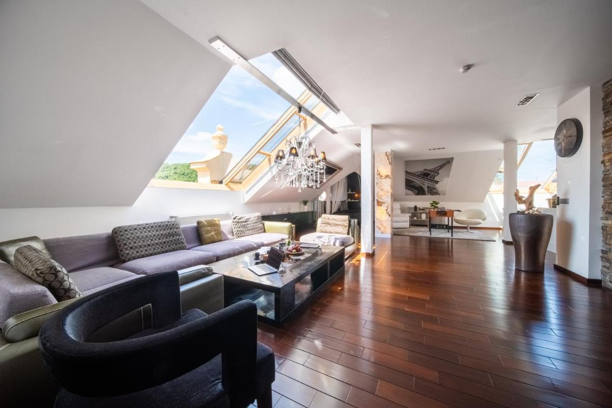 Image 3 of City View Luxury Apartments with Foosball & Xbox – In City Centre