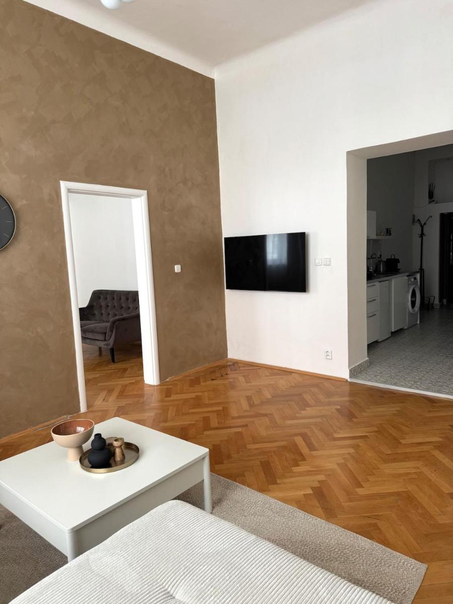 Image 4 of City center apartment