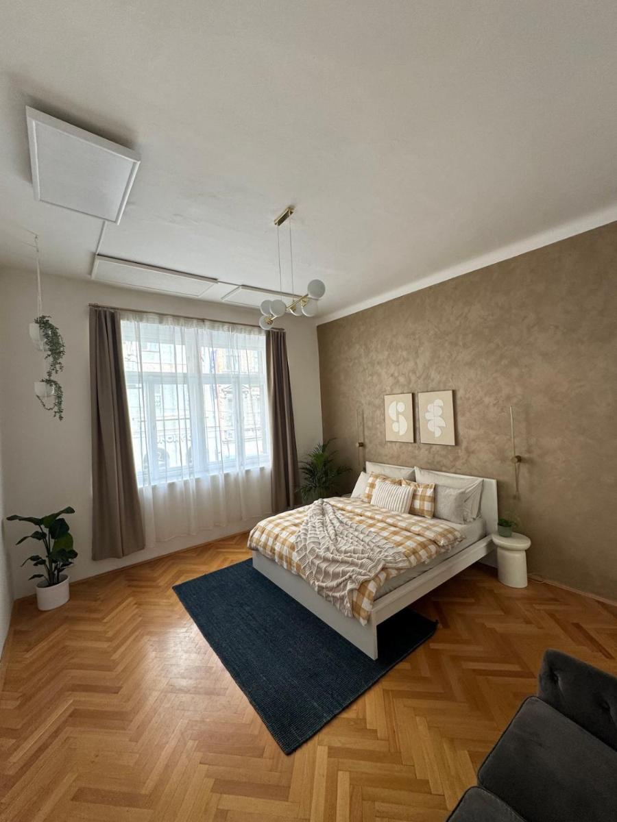 Image 5 of City center apartment