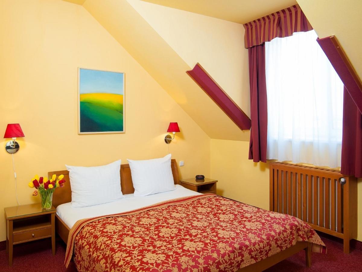 Image 6 of Cloister Inn Hotel