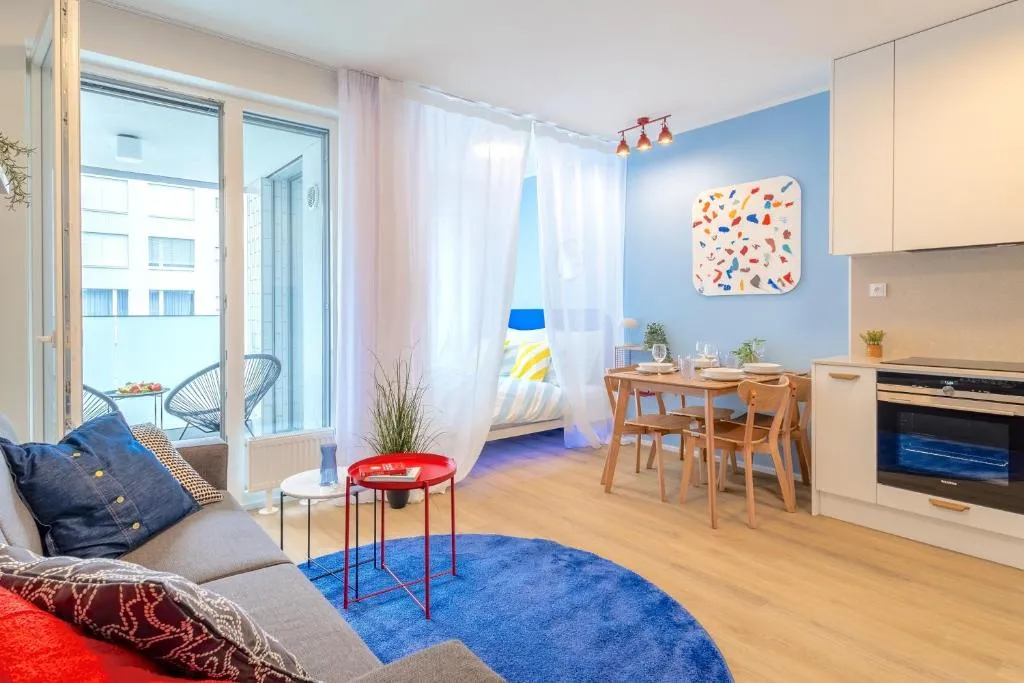 Colorful Apartment – Balcony, Free Parking, by Gravity Prague