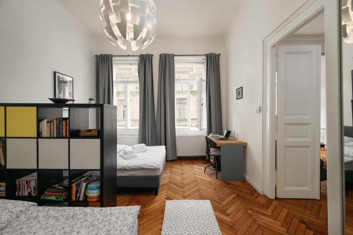 Image 4 of Comfortable and cosy apt a few steps from Dancing House and Naplavka Dance