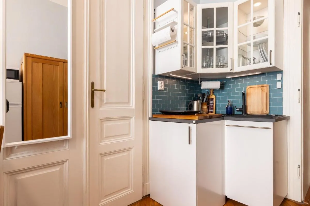 Cozy Apartment Close to Old Town Square - 3