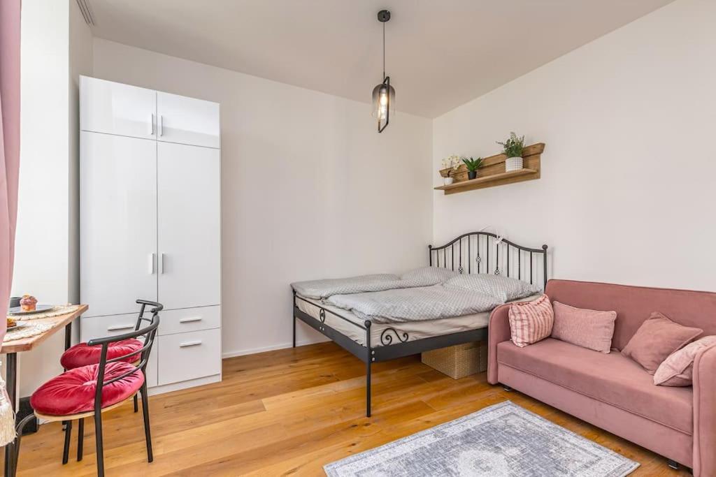 Image 2 of Cozy quiet new apartment in Karlin square