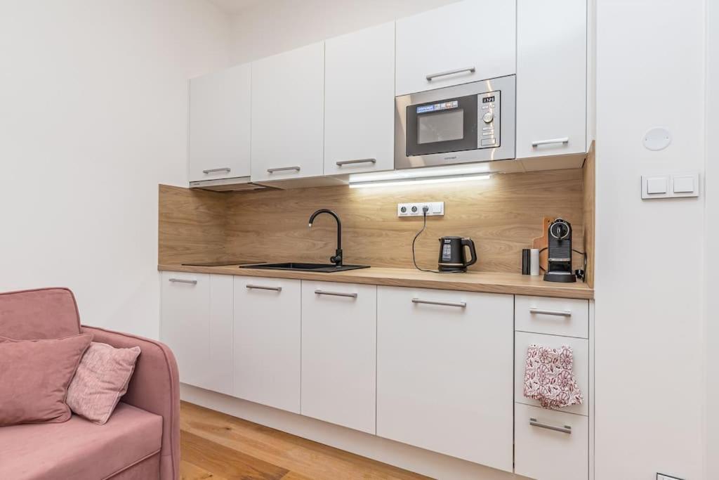 Image 6 of Cozy quiet new apartment in Karlin square