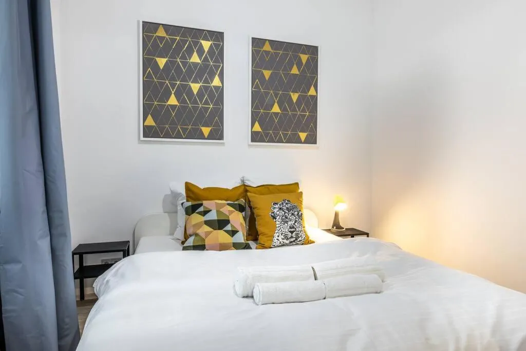 Cute 1bedroom center apartment - 2