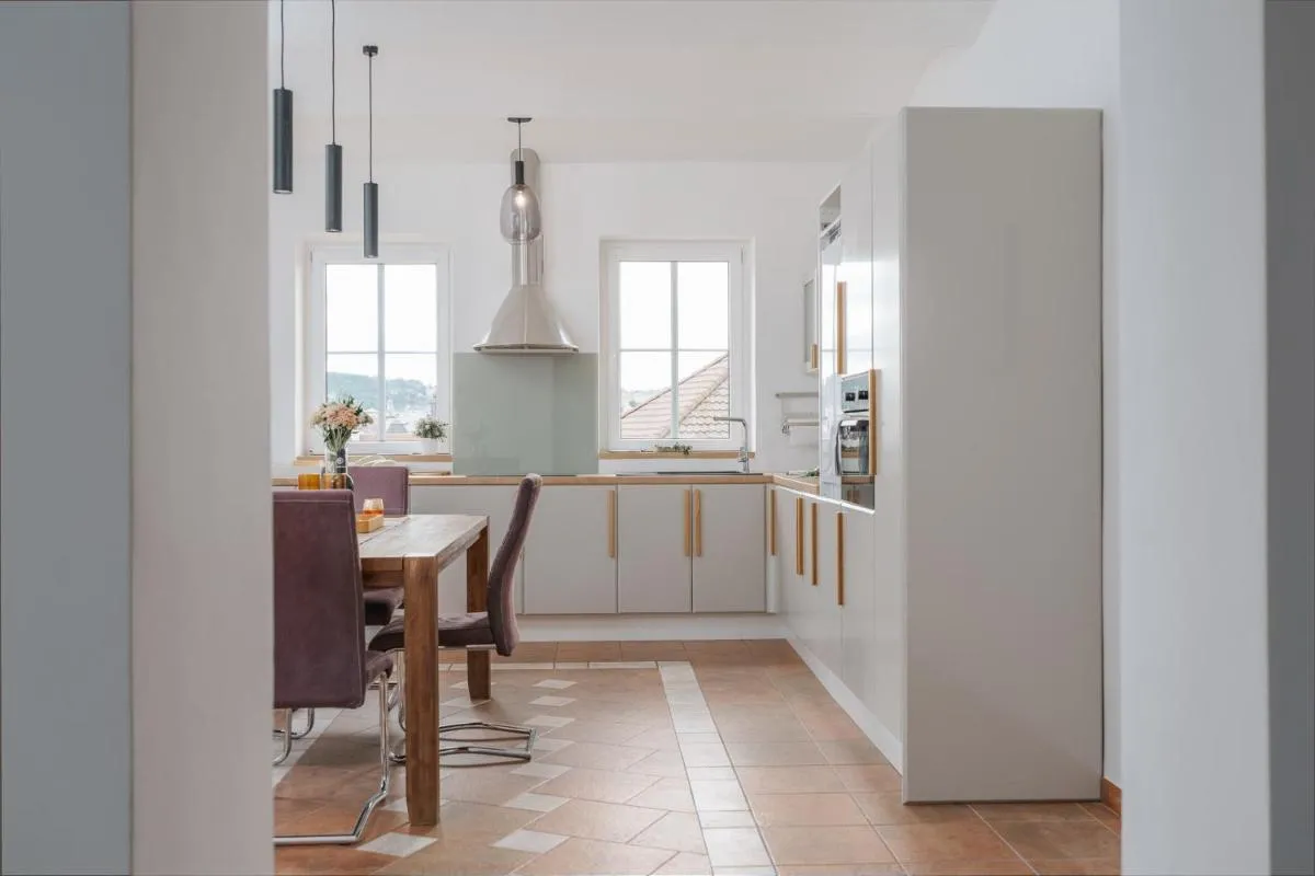 DOT 3 bdr Apartment with Tyn Cathedral View & AC - 2