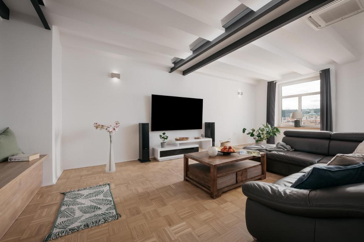 Image 5 of DOT 3 bdr Apartment with Tyn Cathedral View & AC