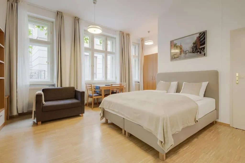 Deluxe suite in prime location - 2