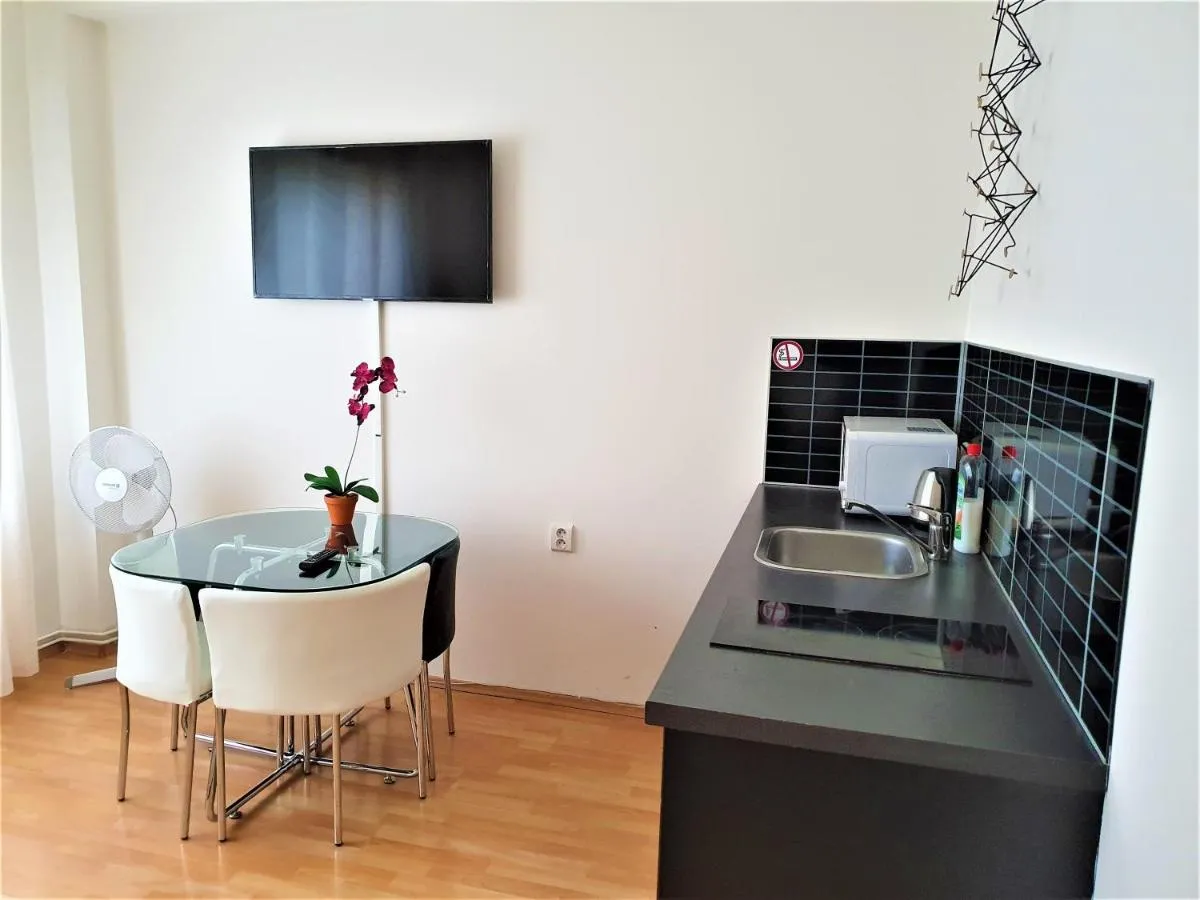 Epstein Apartments - 3