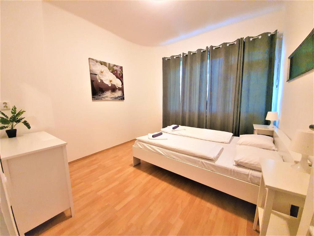 Image of Epstein Apartments