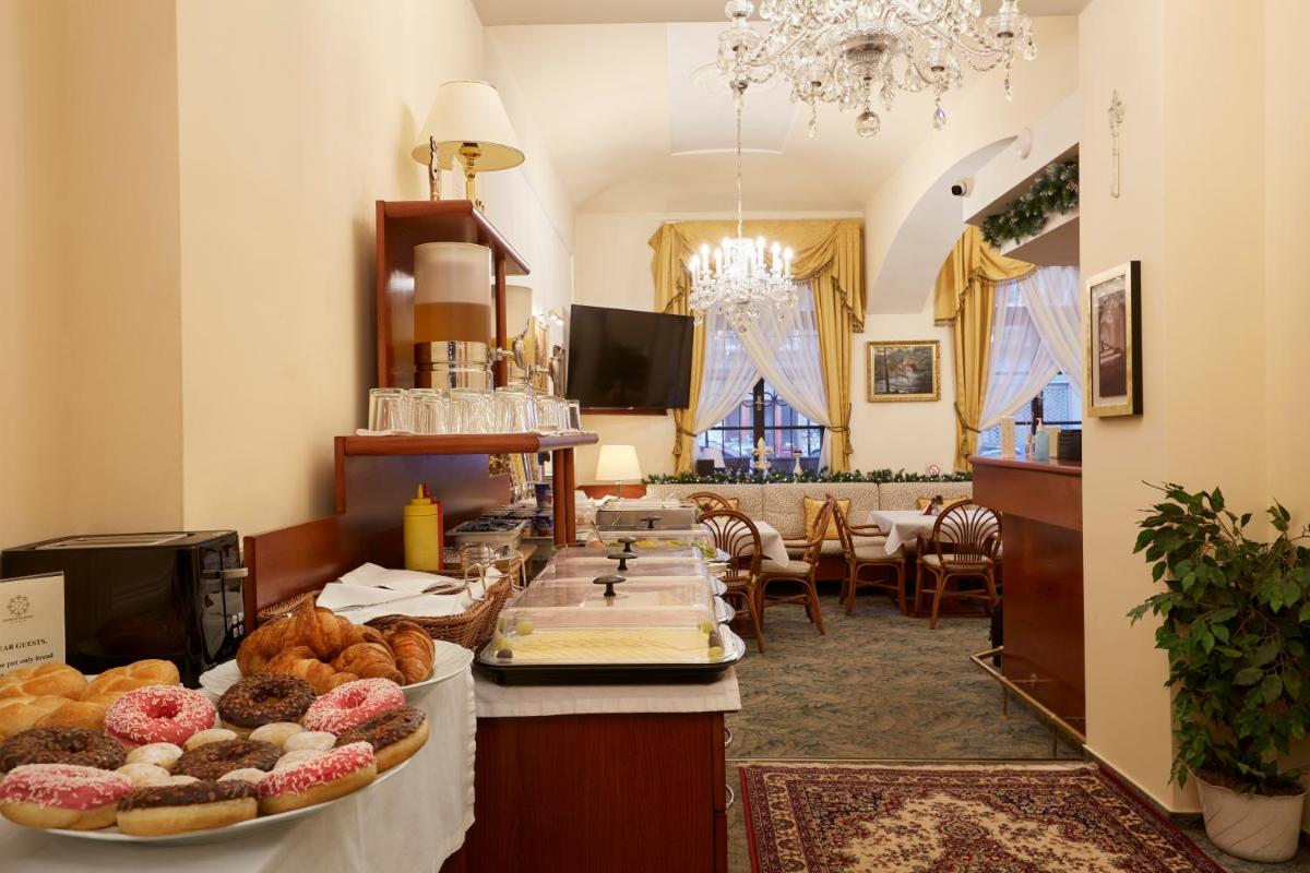 Image 6 of FLEUR DE LIS HOTEL