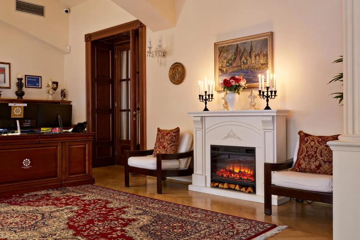 FLEUR DE LIS HOTEL - 2