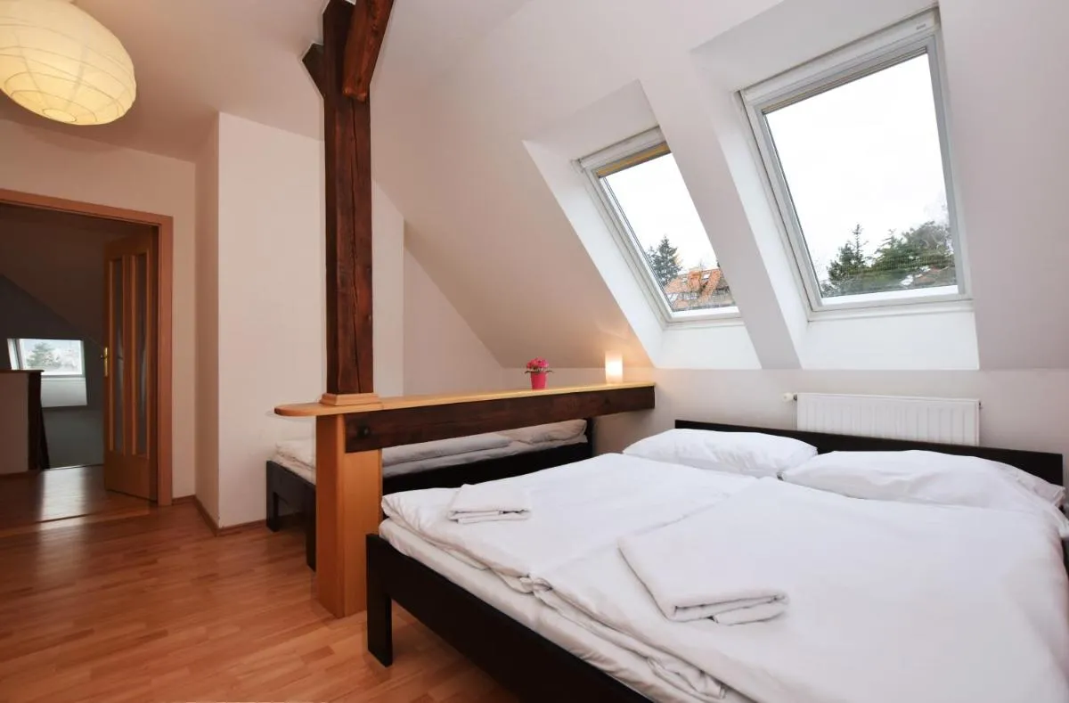 Flamingo Apartments - 2