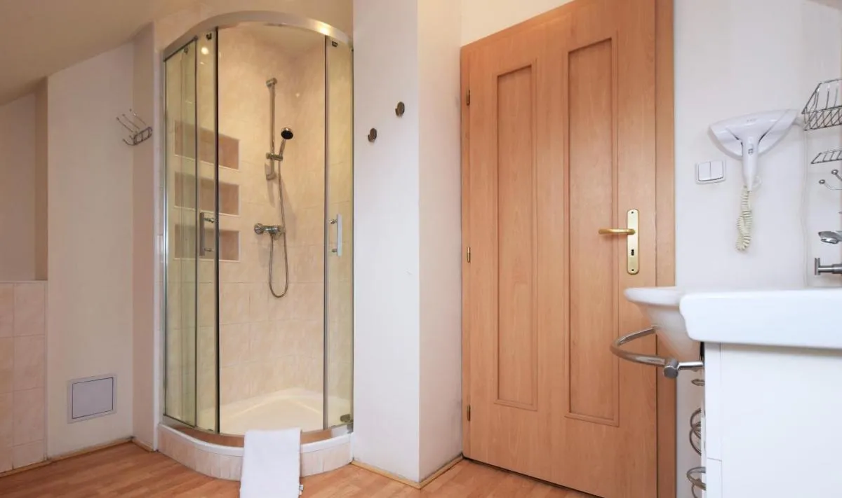 Flamingo Apartments - 3