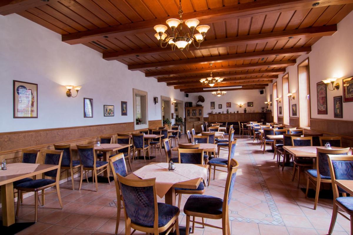 Image 2 of Hotel Avion
