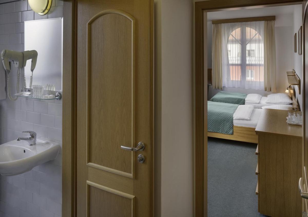Image 2 of Hotel Otar